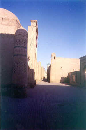 19khiva.jpg (48852 byte)