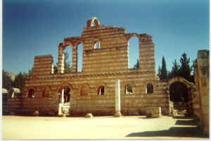 4anjar.jpg (204306 byte)