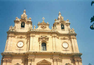 25chiesa.jpg (47706 byte)